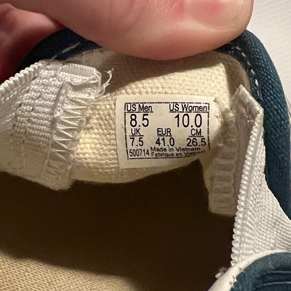 Vans - Picture 3 of 3